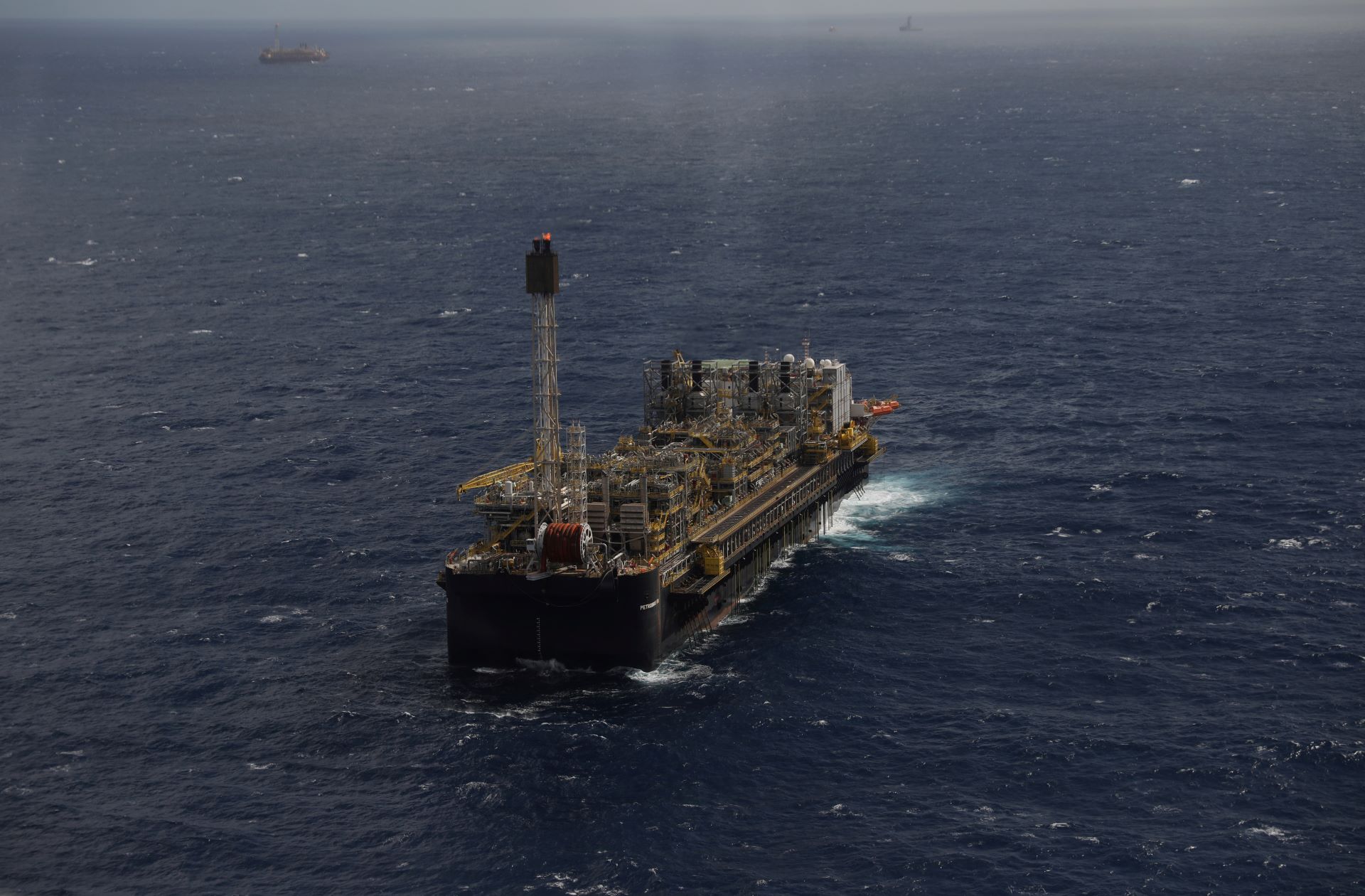Produção de petróleo no Brasil deve crescer 6% em 2025, diz IBP