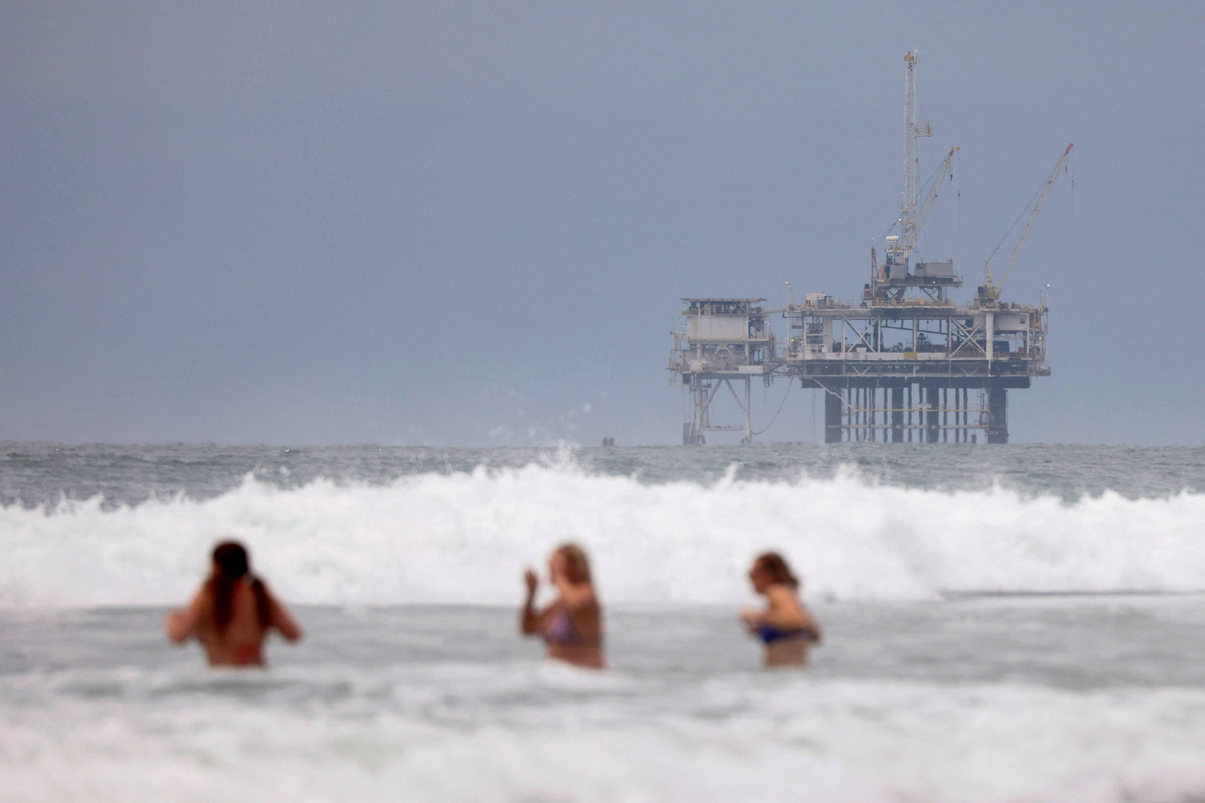 Biden deve proibir extração de petróleo em partes de águas - 03/01/2025 - Ambiente