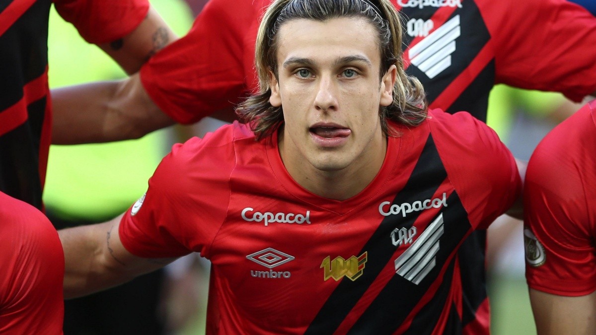 Fluminense anuncia a contratação do atacante Canobbio, ex-Athletico Paranaense