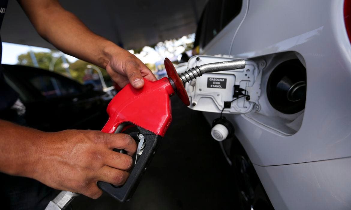 Gasolina E30: Brasil dá mais um passo rumo à transição energética