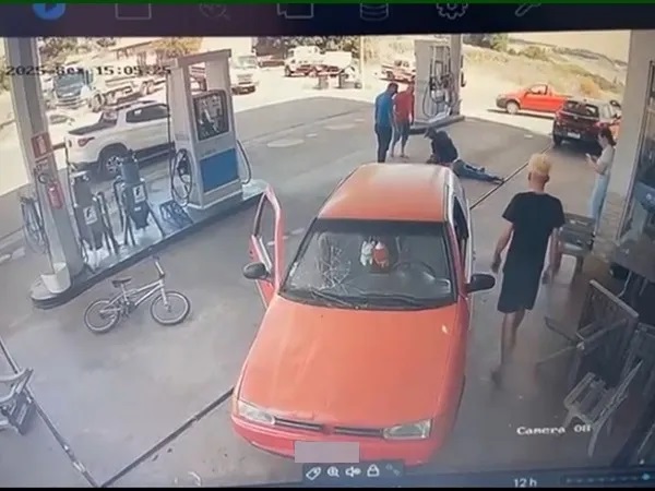 Homem é atropelado e ferido com golpes de facão em posto de combustíveis de Vista Alegre - Rádio Alto Uruguai | FM 92,5 - FM 106,1Rádio Alto Uruguai