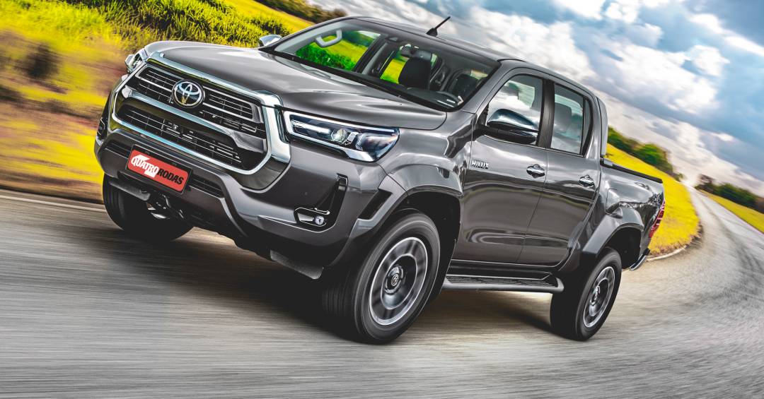 Nova geração da Toyota Hilux deve estrear...