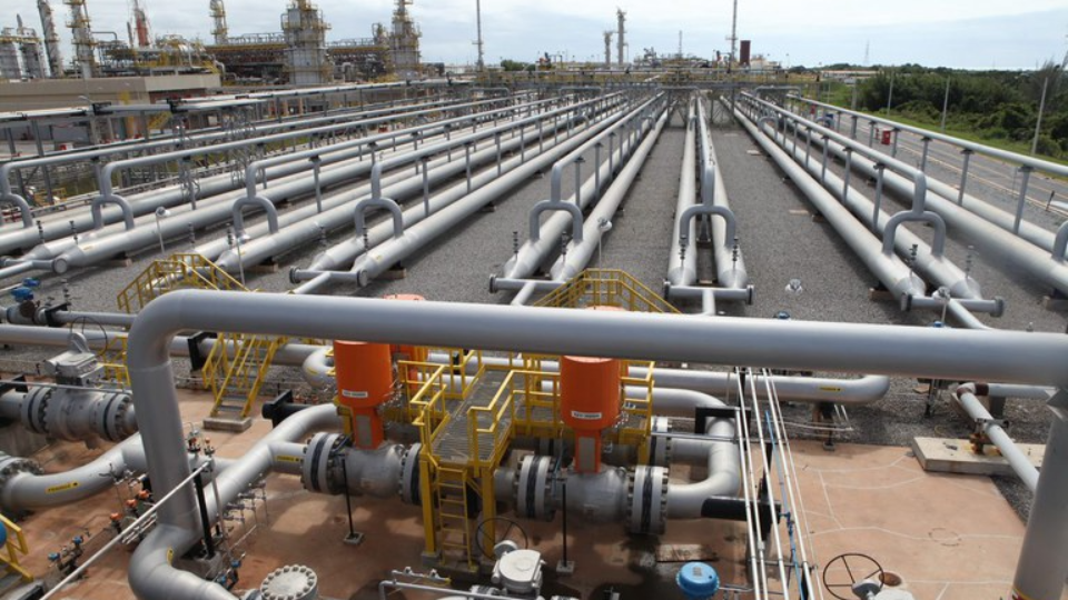 Petrobras e empresa nacional fecham acordo para escoar gás natural da Bacia de Campos