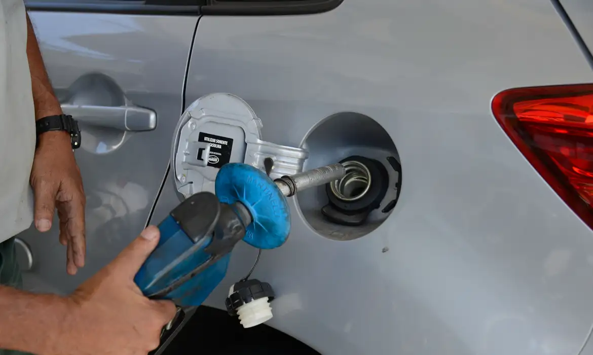 Preço médio da gasolina subiu 9,39% no acumulado de 2024, aponta Ticket Log | Tribuna Online