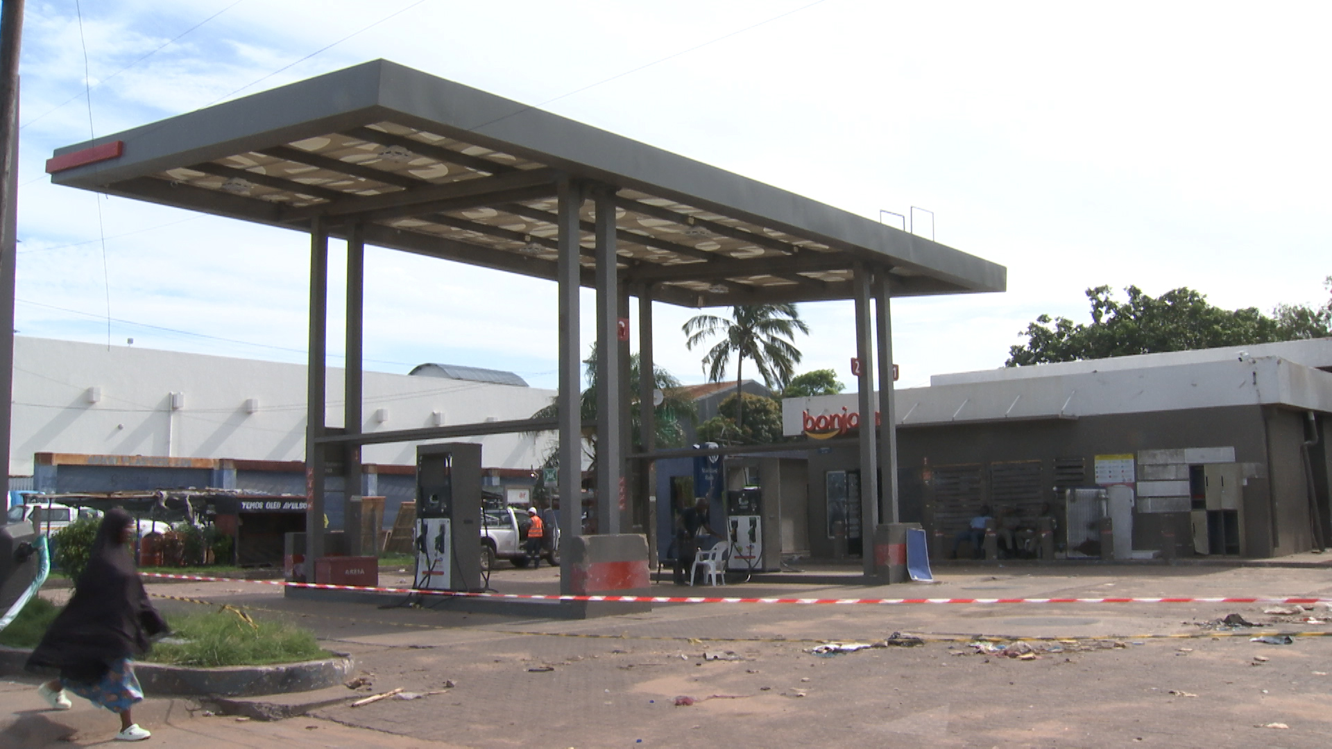 Vários postos de abastecimento de combustível continuam fechados em Maputo - O País