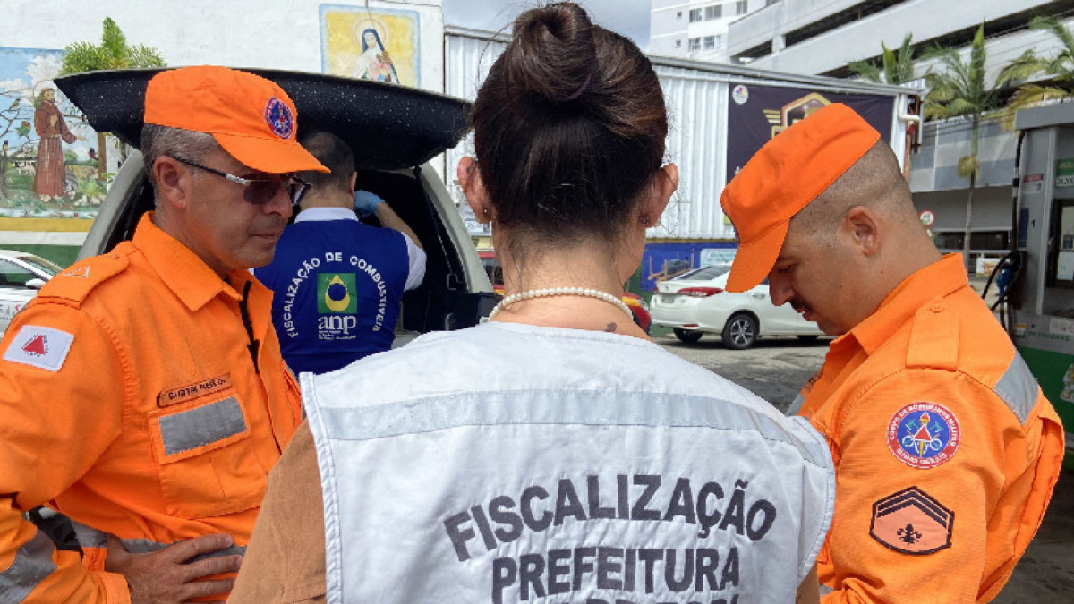 Postos de combustíveis e distribuidoras de gás são fiscalizados, em Juiz de Fora