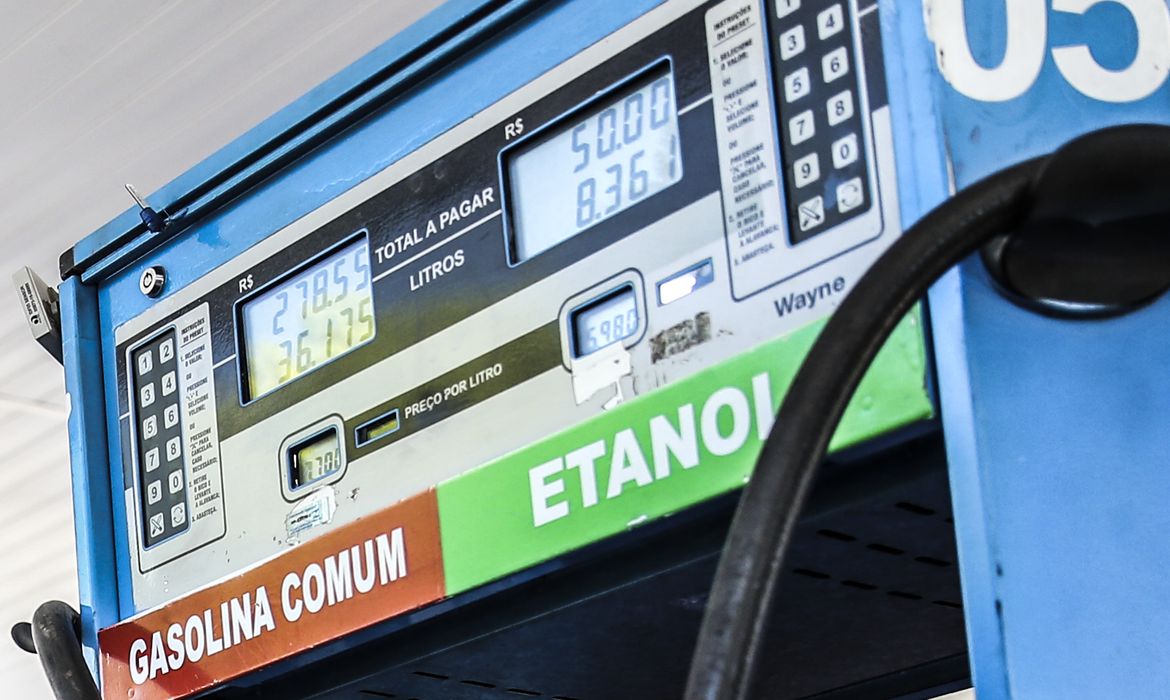 Preços de combustíveis variam nas regiões de Campinas e Bragança