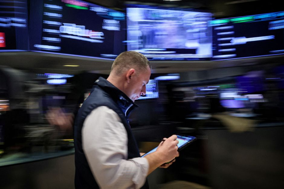 Wall Street cai em meio a preocupações com tarifas nos EUA