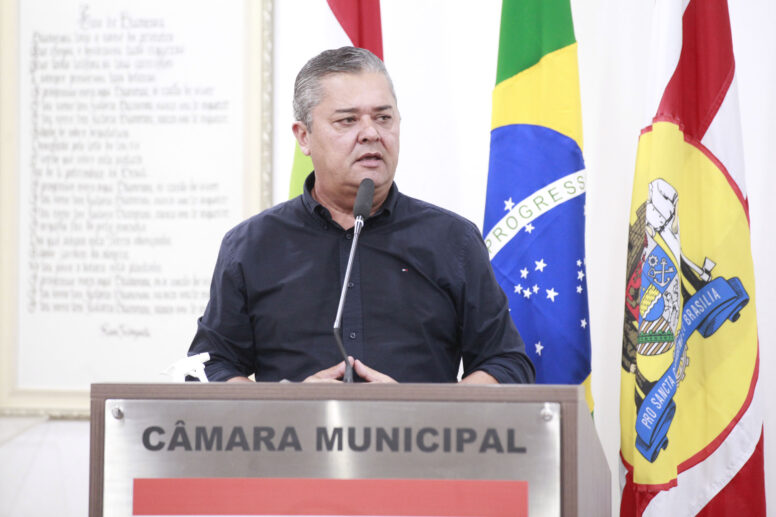 "Assalto a mão armada", diz vereador Almir Vieira sobre as mudanças no sistema de coleta de esgoto e cobrança de taxa extra