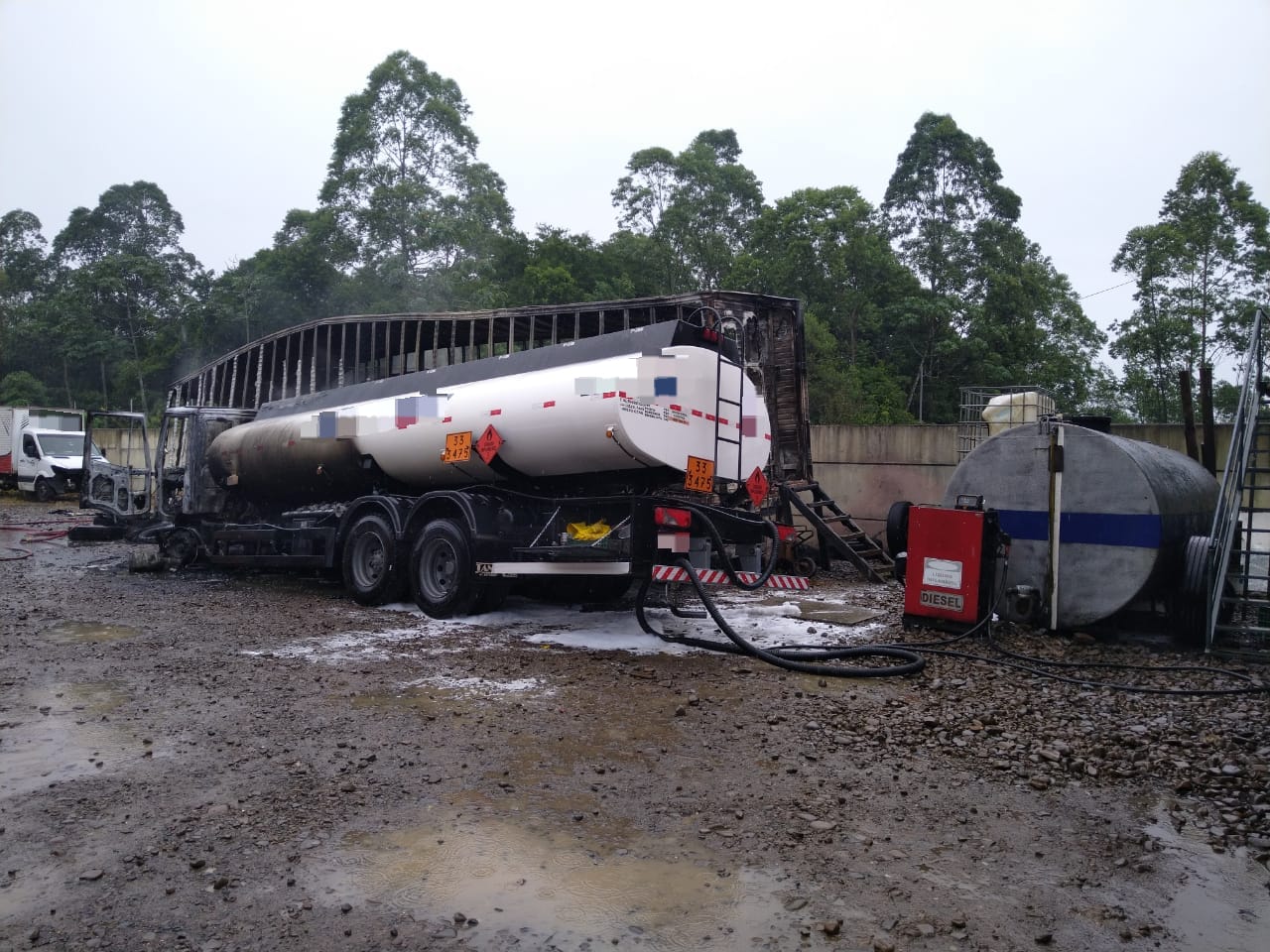 Incêndio atinge caminhão-tanque com 18 mil litros de diesel em Criciúma | TN Sul