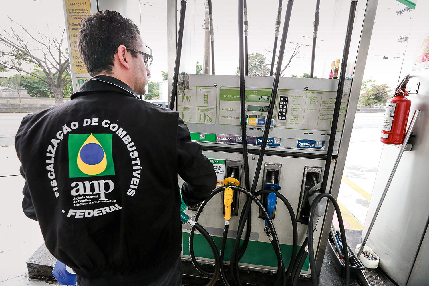 Nove postos de combustíveis são autuados e um interditado durante fiscalização da ANP no Maranhão