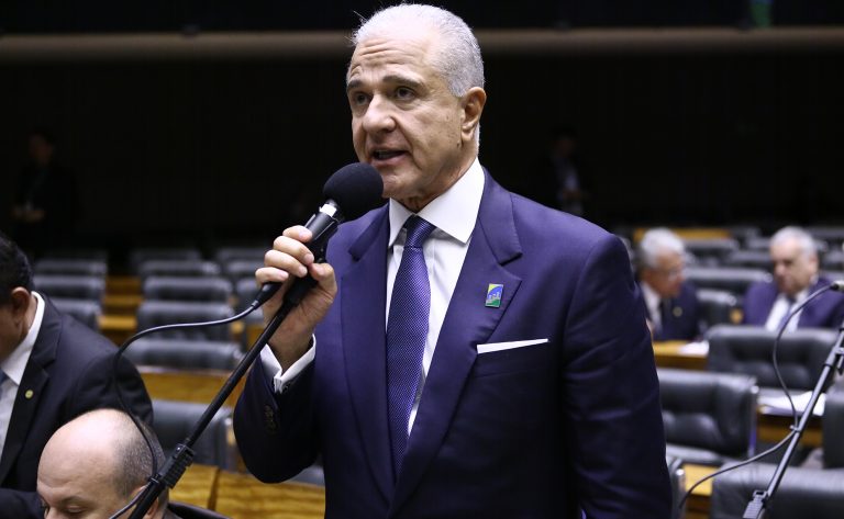 Projeto regulamenta formulação de gasolina e óleo diesel por empresas - Notícias