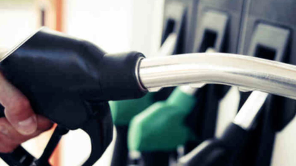 Após terceiro reajuste da Petrobras em 2025, diesel cai mais de 2,6% em maio, aponta ...
