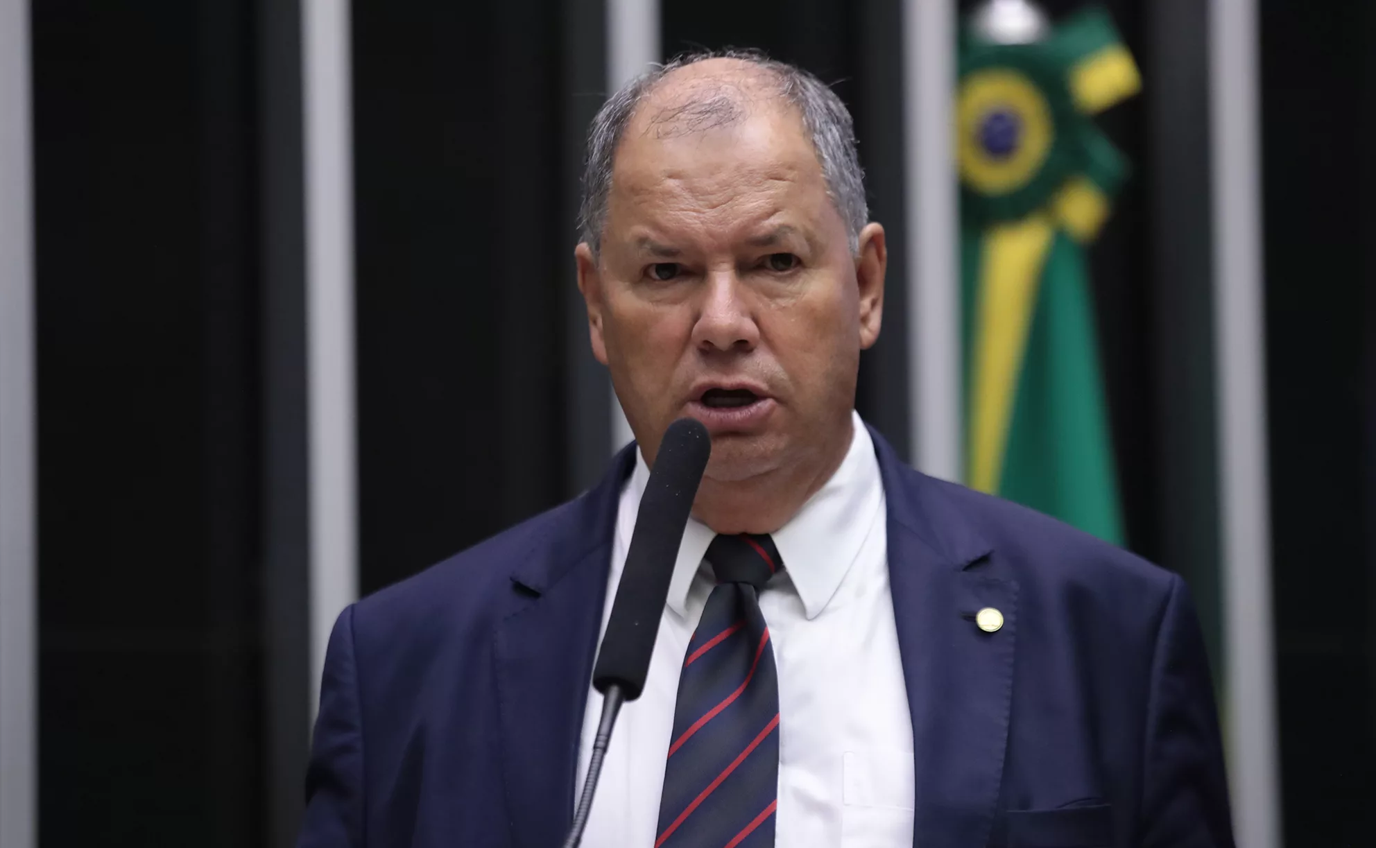 Deputados apresentam PL sobre fiscalização de combustíveis| eixos