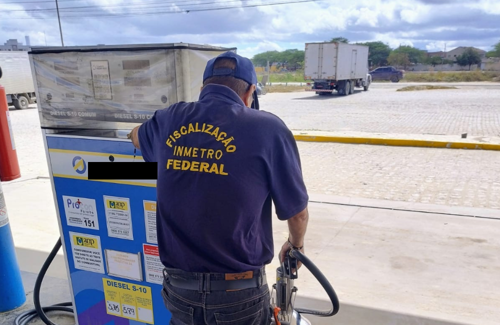 Fiscalização do MP-Procon autua sete postos e fecha revenda clandestina de gás em Campina Grande