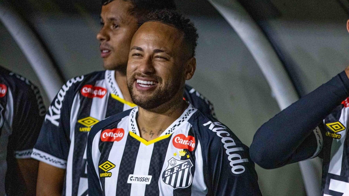 Neymar se manifesta sobre eliminação do Santos e fase do time no ano; veja a publicação