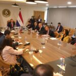 Os legisladores se reuniram com a equipe de negociação do Anexo C