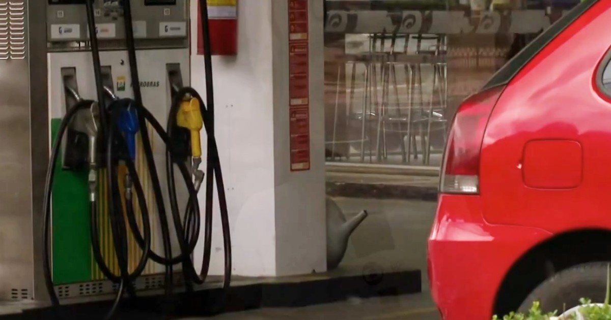 Por que Curitiba tem a gasolina mais cara do Paraná mesmo estando próxima de uma refinaria? Especialista explica | Paraná