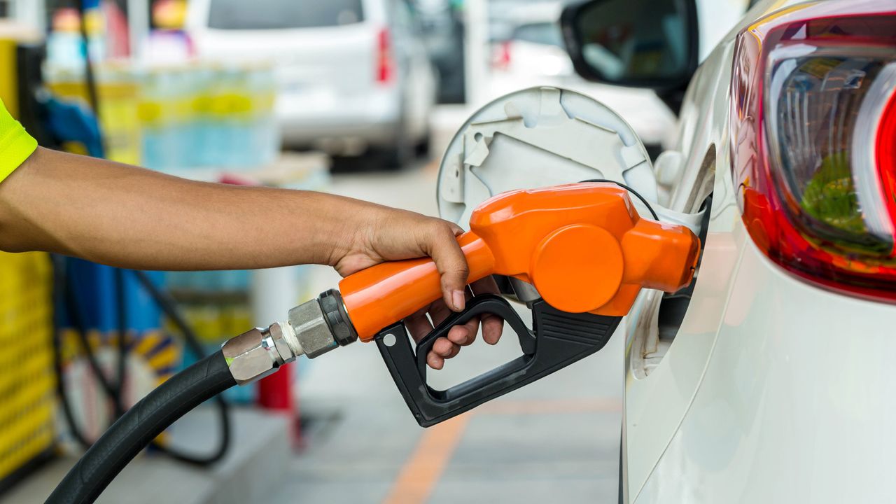 Procon aponta redução de até R$ 0,16 nos combustíveis em Natal