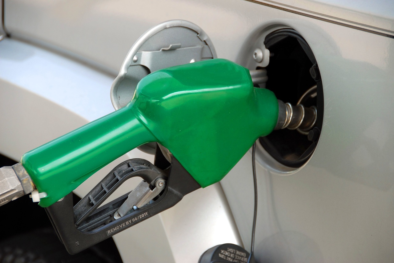 Alta do petróleo tem 'cinco dias' e não vamos fazer movimento abrupto em diesel e gasolina, diz Magda