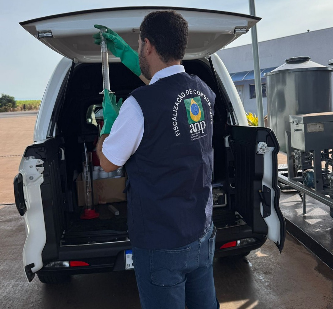 Em São Luís, ANP autua posto por operar bombas sem dispositivos de segurança e analisa qualidade de combustíveis