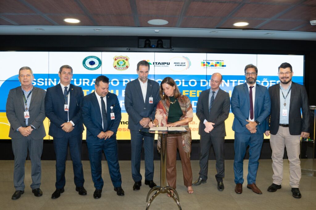 Itaipu e Polícia Federal assinam protocolo de intenções para colaboração acadêmica