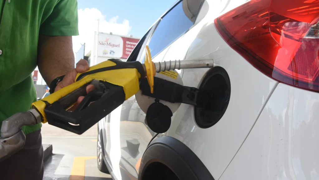 Petrobras reduz preço da gasolina em 5,6% a partir desta terça-feira 3 - Foto: José Aldenir/Agora RN