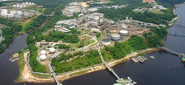 Refinaria privatizada reduz produção e agrava problema do preço do combustível no Norte