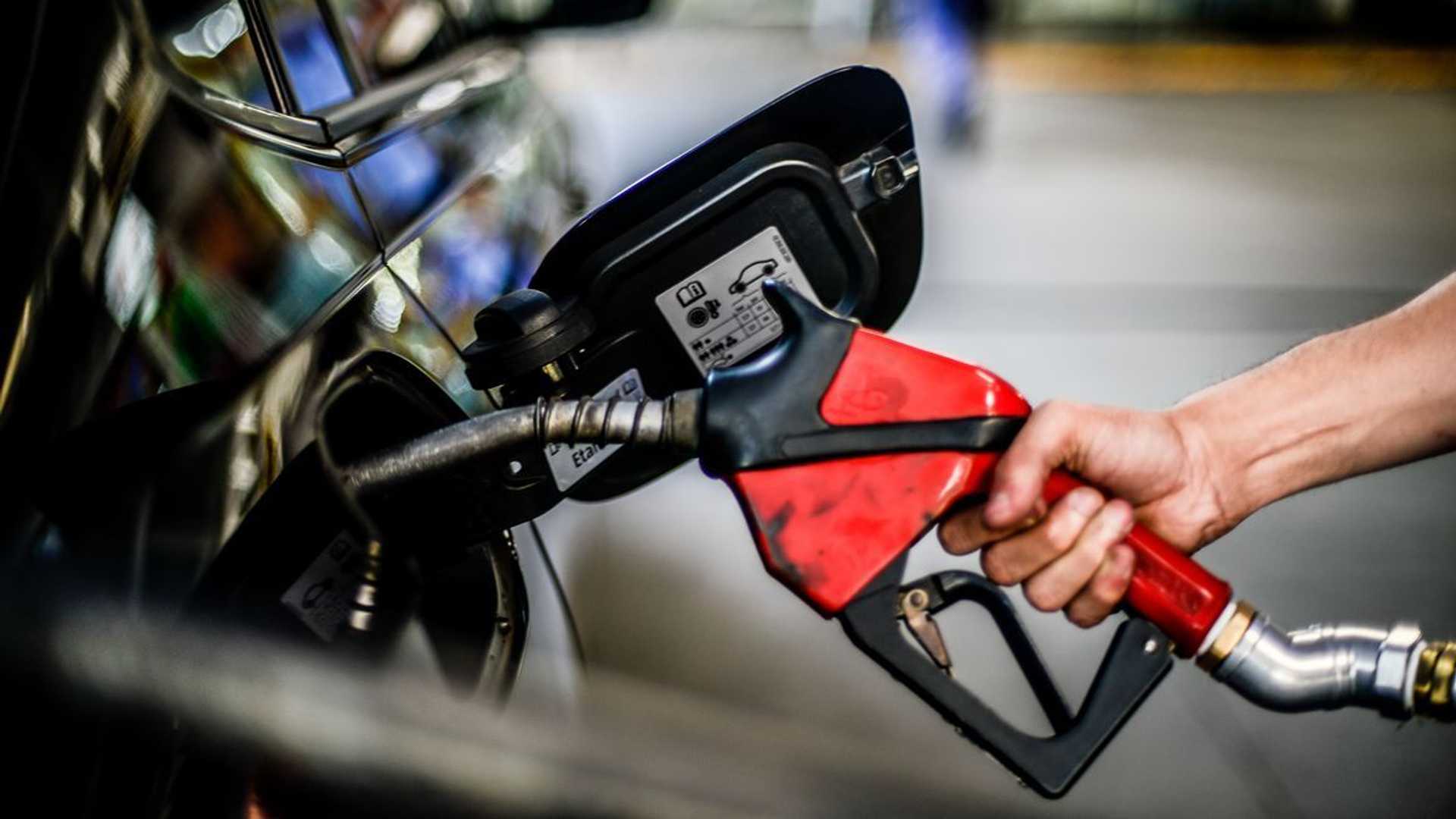 Sem dinheiro, fiscalização da qualidade dos combustíveis para