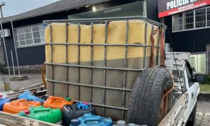 Servidor é flagrado desviando diesel público