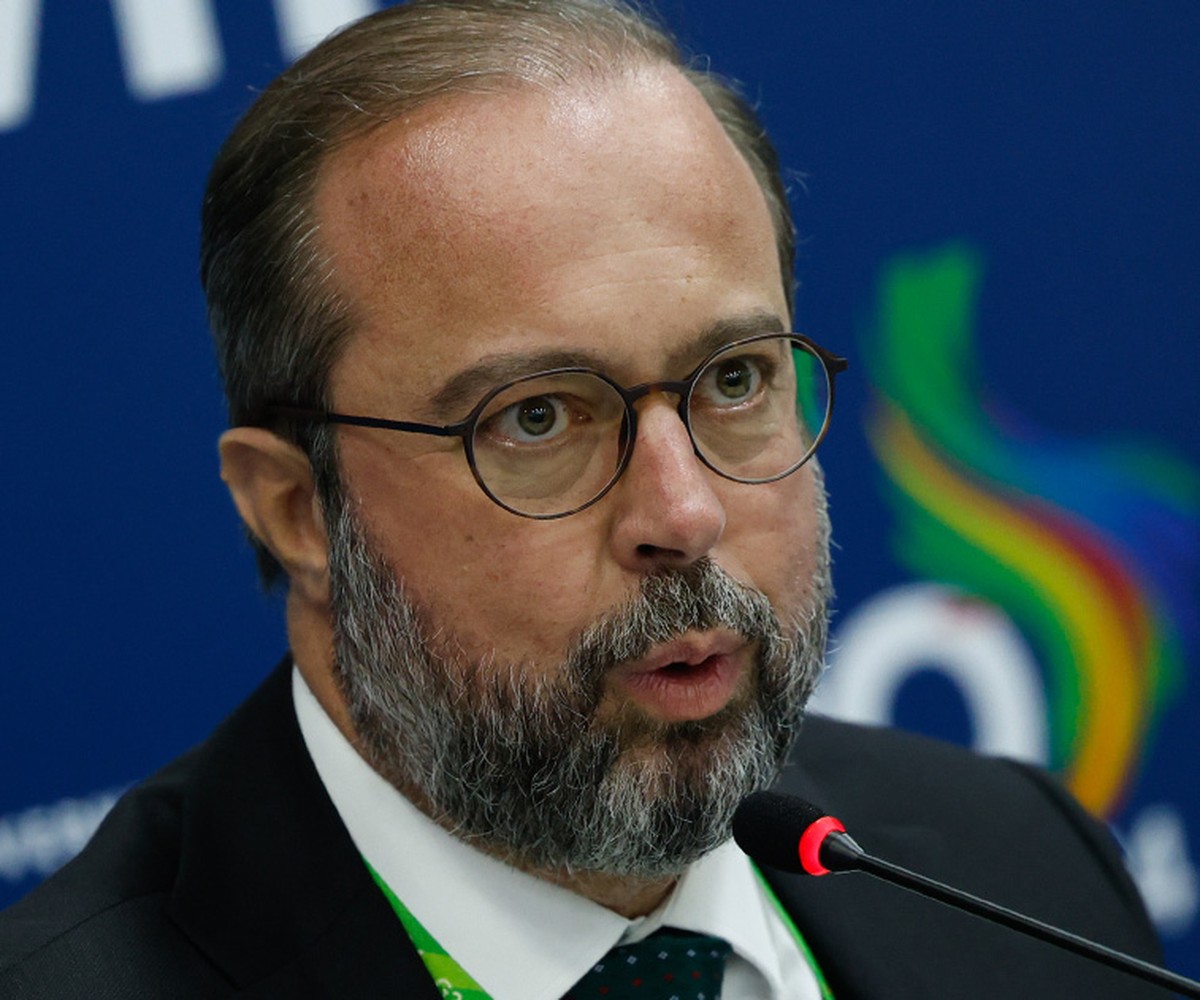 Silveira espera que consumidor veja o mais rápido possível queda de preços da gasolina nas bombas | Brasil