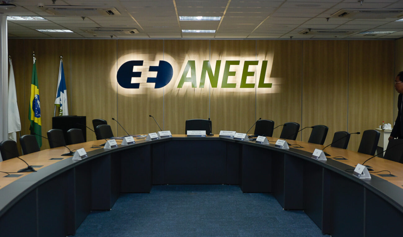 ANEEL cancela reunião por falta de quórum, com três diretores em férias