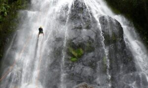Rapel na Cachoeira da Ressurreição, Águas Mornas (SC)