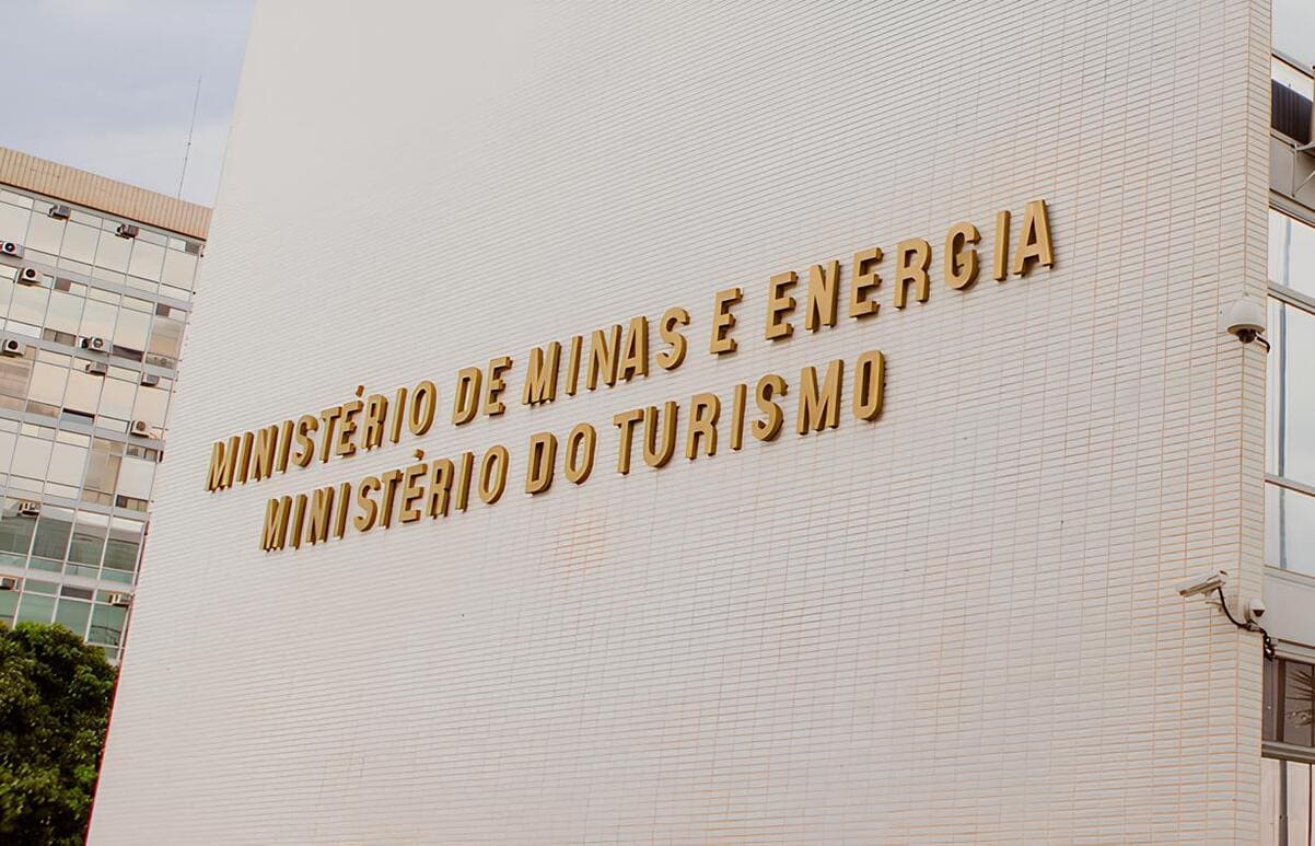 Governo inicia processo de adesão plena à Agência Internacional de Energia