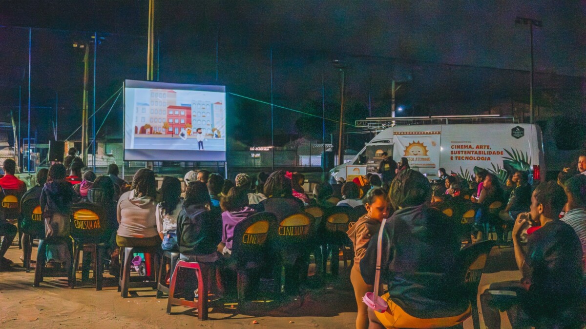 CineSolar em Quissamã: cinema e sustentabilidade atraem cerca de 200 pessoas