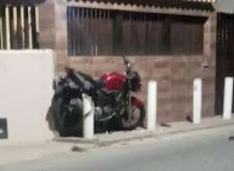 Motociclista fica ferido após acidente em curva na Rua Beira da Lagoa, em Grussaí