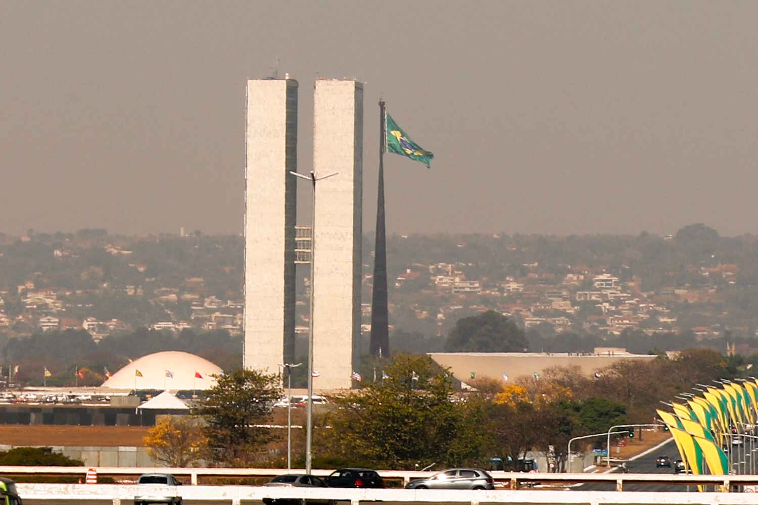 Parlamentares pedem aprovação de projetos que endurecem fiscalização no setor de combustíveis