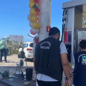 Postos de combustíveis em Maceió são fiscalizados por Procon e ANP - Em Tempo Notícias