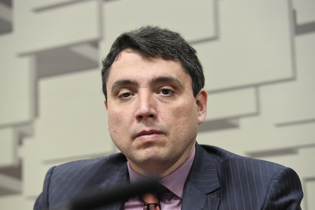 Presidente do Conselho da Petrobras renuncia para assumir diretoria da ANP