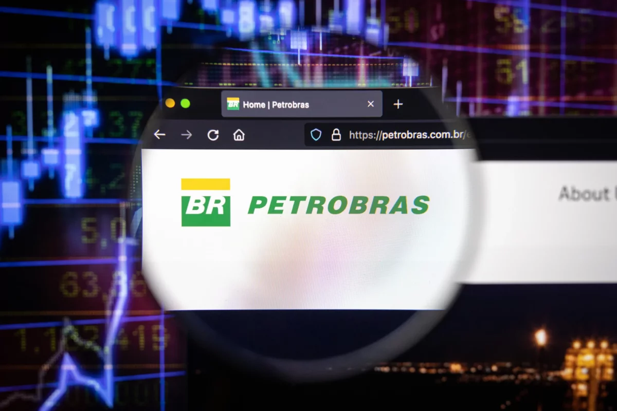 Santander projeta alta na produção da Petrobras (PETR4) no 3T25 após recorde em julho