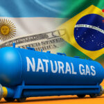 Bandeiras do Brasil e da Argentina com tanque de gás natural simbolizando exportação a menos de US$10 por milhão de BTU segundo TotalEnergies