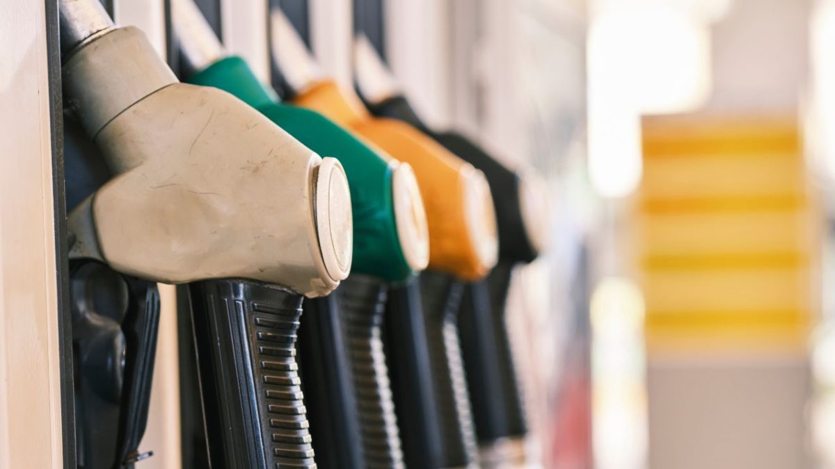 China cortará preços de varejo da gasolina e do diesel