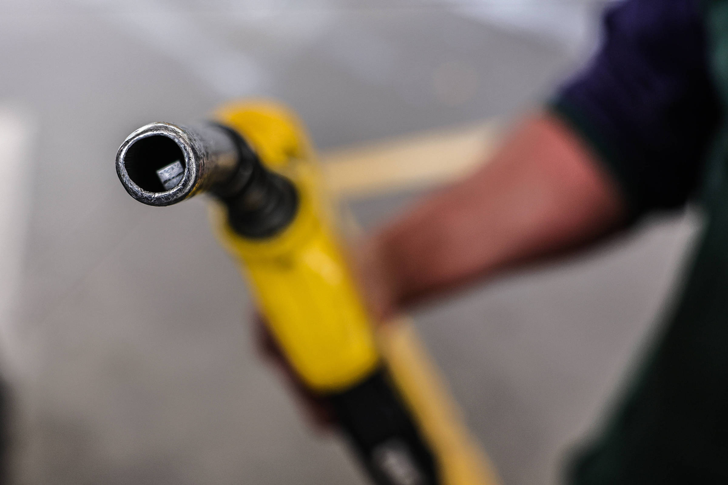 Petrobras vende gasolina mais cara que no exterior - 04/10/2025 - Mercado
