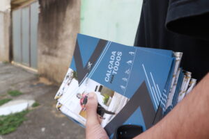 Ação leva informação sobre acessibilidade a moradores de Vila Bethânia - PREFEITURA MUNICIPAL DE VIANA