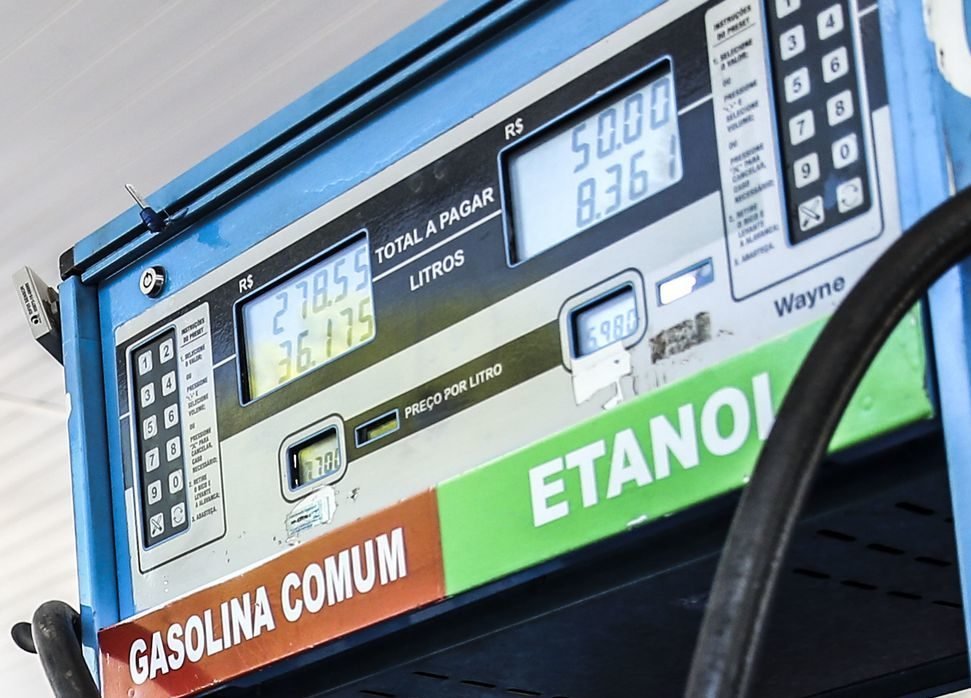 Abastecer com etanol ou gasolina?
