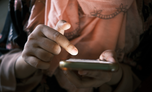 Como as telas que usamos podem intensificar manchas na pele