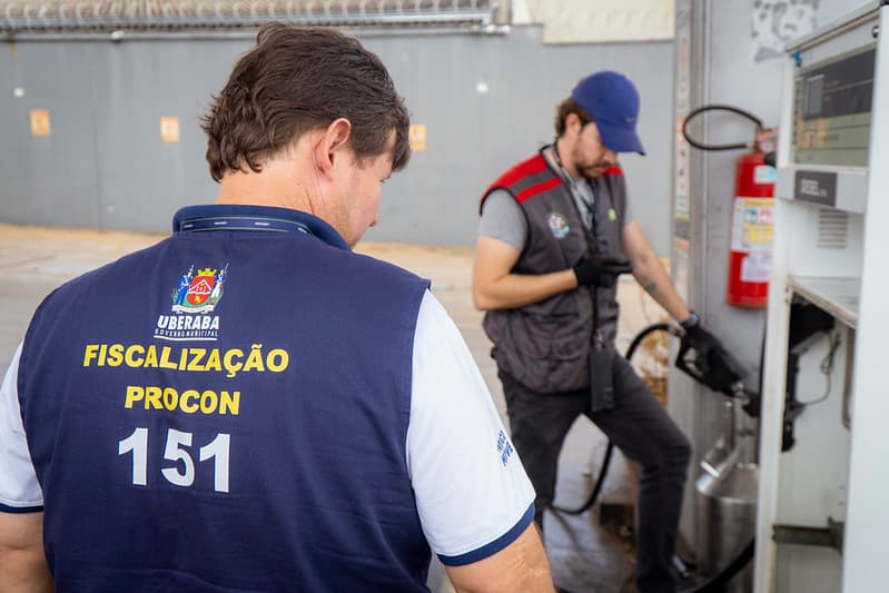 Procon Municipal, ANP e Ipem-MG fazem fiscalização conjunta nos postos de combustíveis de Uberaba
