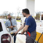 Risco de combustível adulterado aumenta durante o Carnaval