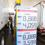 Preço do diesel nos postos cai R$ 0,20 por litro em duas semanas, diz ANP