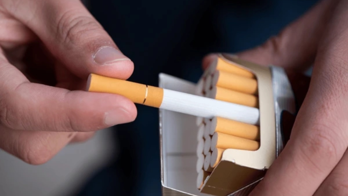 Proibição de venda de cigarros para quem nasceu no ano 2000?